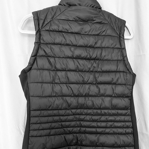 Puffy vest. - Picture 3 of 5